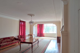 იყიდება სახლი, 7 ოთახიანი, ზუგდიდი, ზუგდიდი