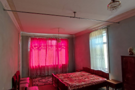 იყიდება სახლი, 7 ოთახიანი, ზუგდიდი, ზუგდიდი