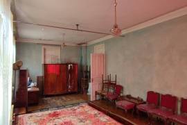 იყიდება სახლი, 7 ოთახიანი, ზუგდიდი, ზუგდიდი