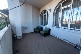 Apartment for sale, Old building, Mtatsminda