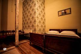 Продается квартира, 5 Kомнатная, Старое здание, Тбилиси, Сололаки