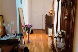 Продается квартира, 5 Kомнатная, Старое здание, Кутаиси
