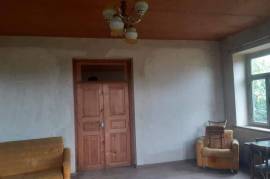 House For Sale, Tsnori