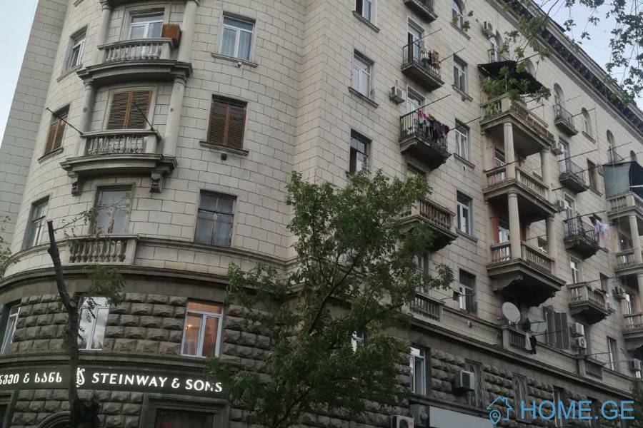 Продается квартира, 5 Kомнатная, Старое здание, Тбилиси, Чугурети