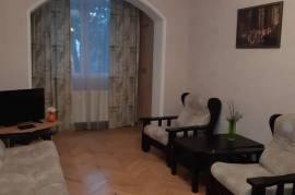 For Rent, 1 Room, Old building, Tbilisi, saburtalo