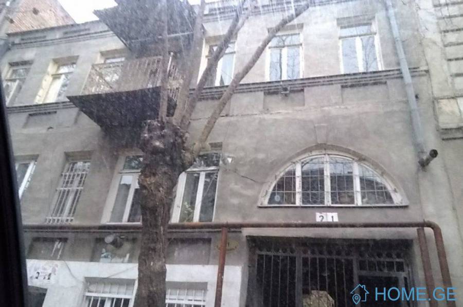 იყიდება ბინა, 4 ოთახიანი, ძველი აშენებული, თბილისი, ჩუღურეთი