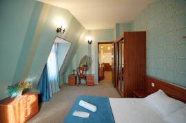 For Rent, 6 Room, Old building, Tbilisi, Krtsanisi