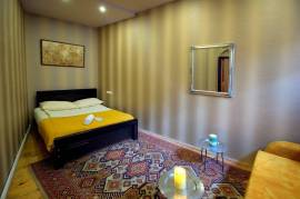 For Rent, 6 Room, Old building, Tbilisi, Krtsanisi