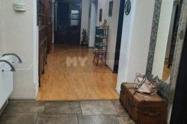 Продается квартира, 5 Kомнатная, Старое здание, Тбилиси, Дидубе