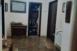Продается квартира, 5 Kомнатная, Старое здание, Тбилиси, Дидубе