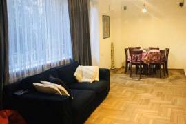 ქირავდება ბინა, 2 ოთახიანი, ძველი აშენებული, თბილისი, საბურთალო