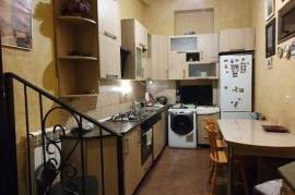 For Rent, 4 Room, Old building, Tbilisi, Krtsanisi