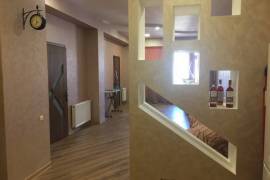 Apartment for sale, 3 Room, Old building, Batumi
