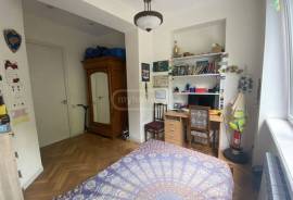 Apartment for sale, Old building, vake