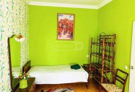 House For Sale, Chugureti