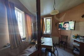 Продается квартира, 8 Kомнатная, Старое здание, Тбилиси, Сололаки