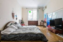 For Rent, 4 Room, Old building, Tbilisi, vake