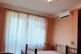 For Rent, 1 Room, Old building, Tbilisi, saburtalo