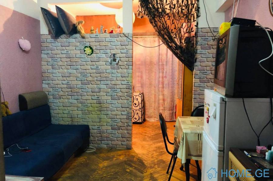 Apartment for sale, 1 Room, Old building, Tbilisi, saburtalo