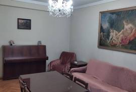 იყიდება ბინა, 4 ოთახიანი, ძველი აშენებული, თბილისი, დიდუბე