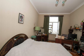 Apartment for sale, 6 Room, Old building, Batumi