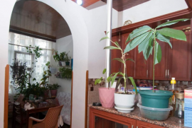 Apartment for sale, 6 Room, Old building, Batumi