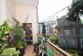 Apartment for sale, 6 Room, Old building, Batumi