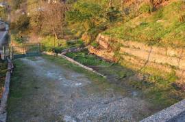 Land For Sale, Erge
