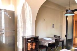 Продается квартира, 2 Kомнатная, Старое здание, Тбилиси
