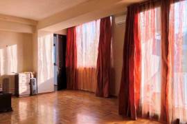Продается квартира, 2 Kомнатная, Старое здание, Тбилиси