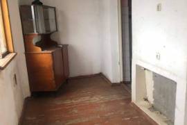 Apartment for sale, 4 Room, Old building, Kutaisi