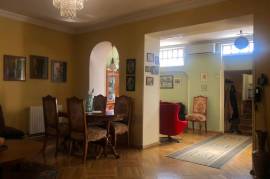 Apartment for sale, Old building, vake