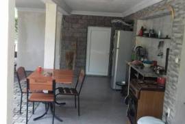 იყიდება, სასტუმრო