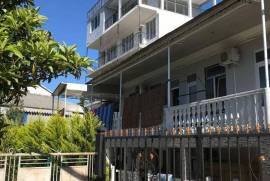 იყიდება, სასტუმრო