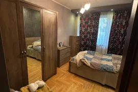 იყიდება ბინა, 5 ოთახიანი, ძველი აშენებული, თბილისი, ვაშლიჯვარი
