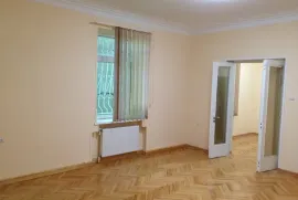 Apartment for sale, 6 Room, Old building, Tbilisi, vake