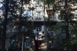Аренда, 4 Kомнатная, Старое здание, Тбилиси, Вера