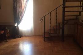 იყიდება ბინა, 8 ოთახიანი, ძველი აშენებული, თბილისი, საბურთალო