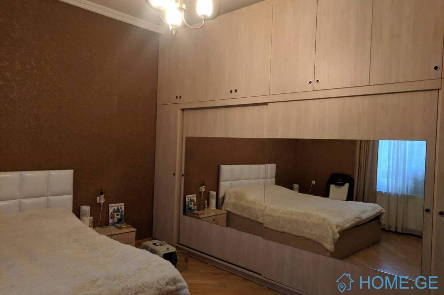 Apartment for sale, 5 Room, Old building, Tbilisi, Chugureti