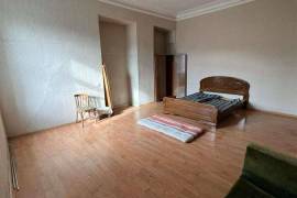 Apartment for sale, Old building, Avlabari