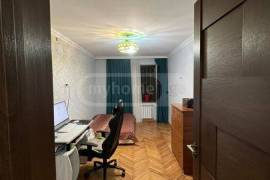 იყიდება ბინა, ძველი აშენებული, თბილისი, დიღმის მასივი