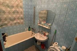 Продается квартира, Старое здание, Батуми