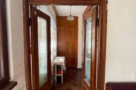 Продается квартира, Старое здание, Батуми