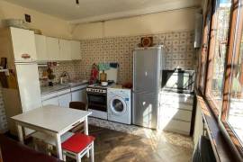 Продается квартира, Старое здание, Батуми