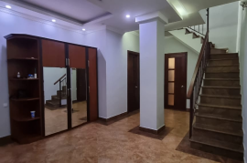 იყიდება სახლი, 8 ოთახიანი, თბილისი, ნაძალადევი
