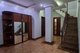 House For Sale, Nadzaladevi