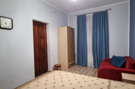 House For Sale, Nadzaladevi