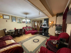 Apartment for sale, Old building, Nutsubidze plateau