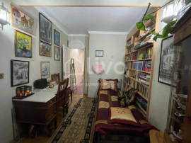 Apartment for sale, Old building, Nutsubidze plateau