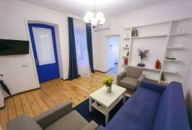 Продается квартира, 2 Kомнатная, Старое здание, Тбилиси, Мтацминда